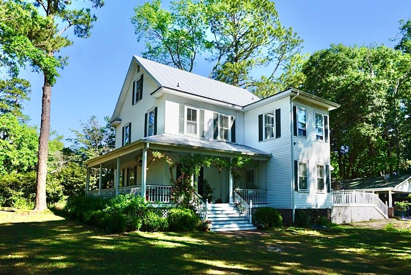 115 W 3rd South St, Summerville, SC 29483