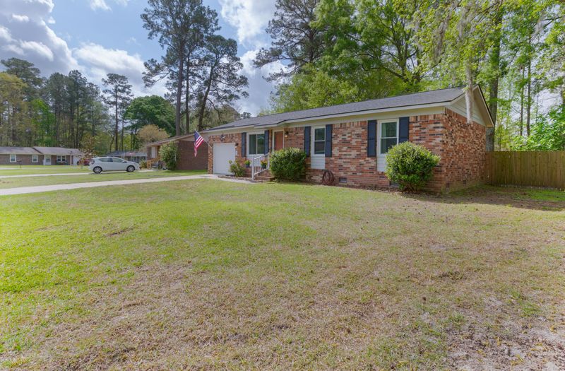 326 Water Oak Dr, Goose Creek, SC 29445