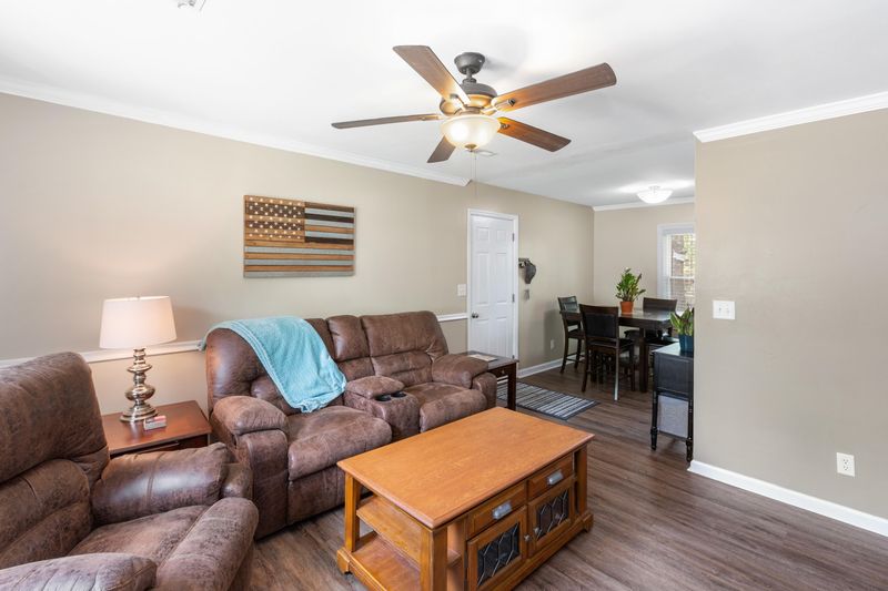 326 Water Oak Dr, Goose Creek, SC 29445