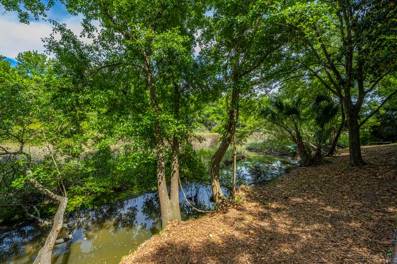 662 Pawley Rd, Mount Pleasant, SC 29464
