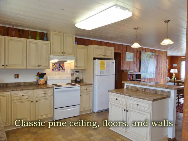 312 Palmetto Blvd, Edisto Island, SC 29438