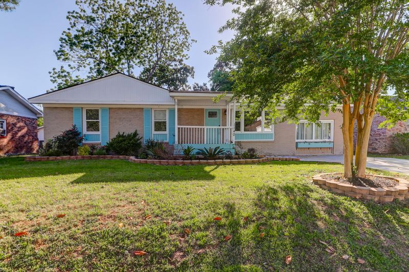 1140 Landsdowne Dr, Charleston, SC 29412