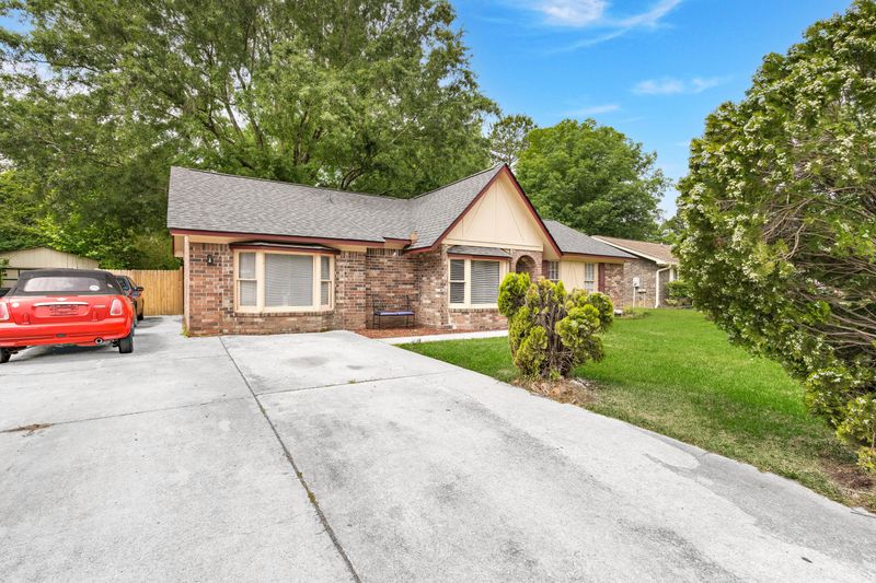 307 Clearwater Dr, Goose Creek, SC 29445