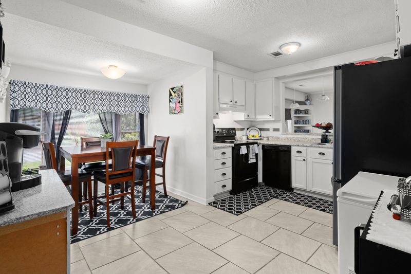307 Clearwater Dr, Goose Creek, SC 29445