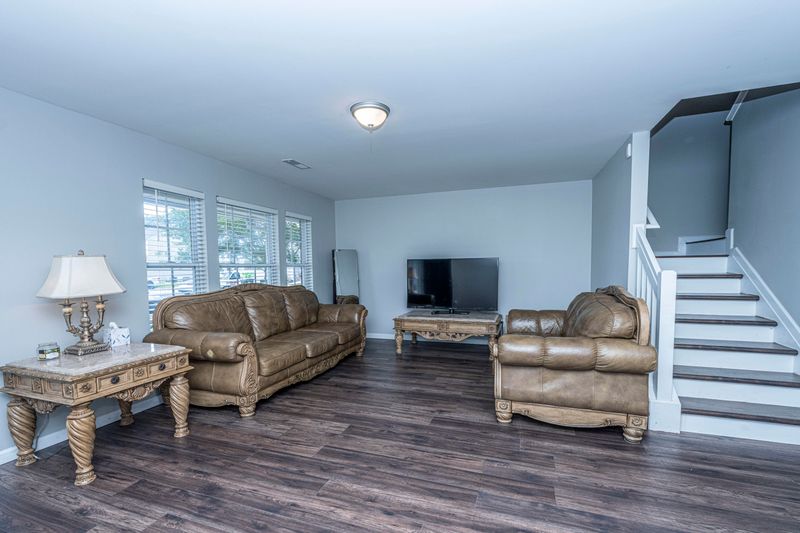 565 Truman Dr, Goose Creek, SC 29445