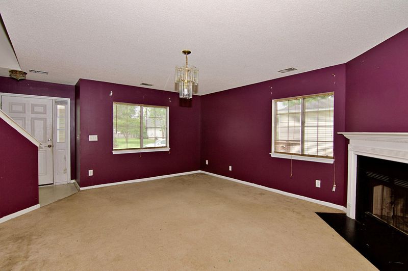 8043 Old London, North Charleston, SC 29406