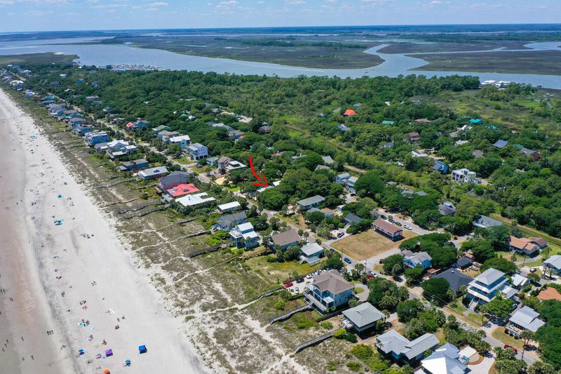412 W Ashley Ave, Folly Beach, SC 29439