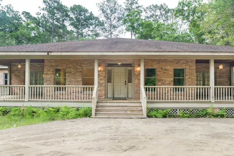 2089 Leadenwah Dr, Wadmalaw Island, SC 29487