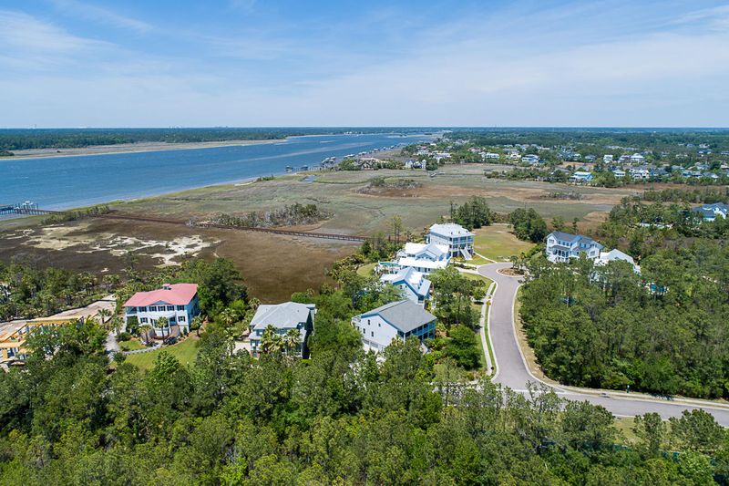 2301 Kiln Point Dr, Mount Pleasant, SC 29466
