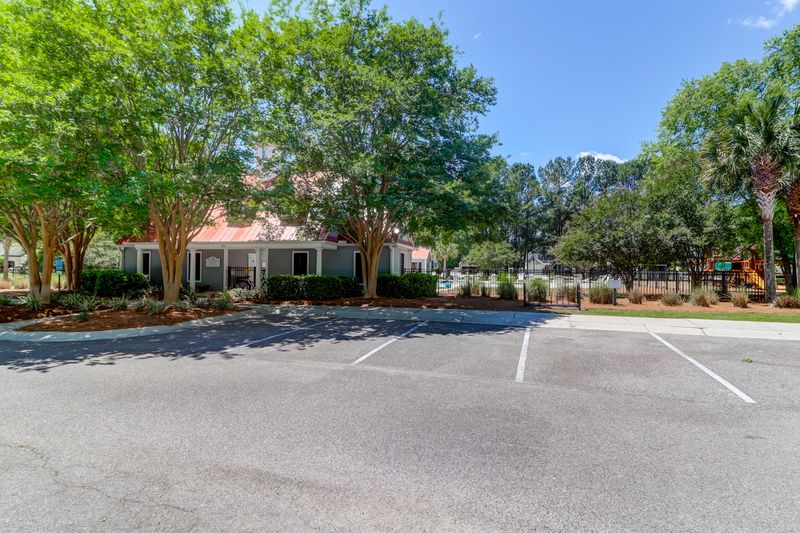1127 Peninsula Cove Dr, Charleston, SC 29492