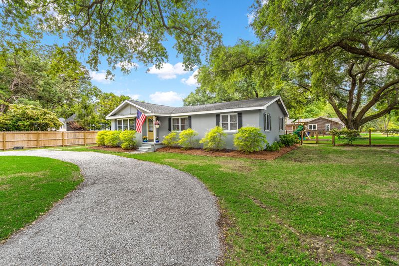2205 Woodland Shores Rd, Charleston, SC 29412