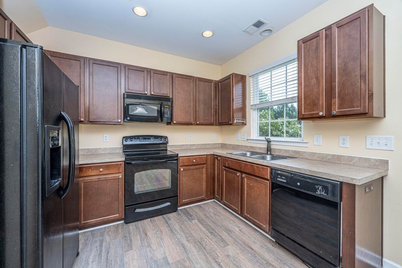 111 Longford Dr, Summerville, SC 29483