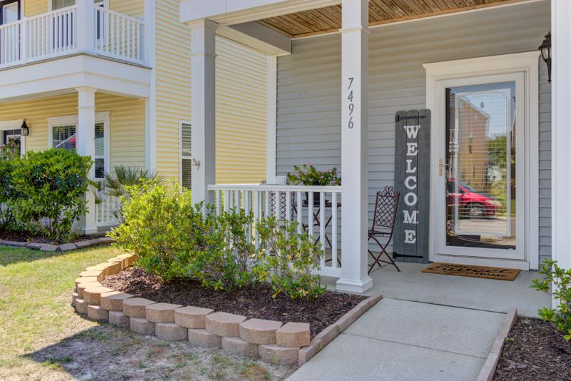 7496 Northgate Dr, Hanahan, SC 29410