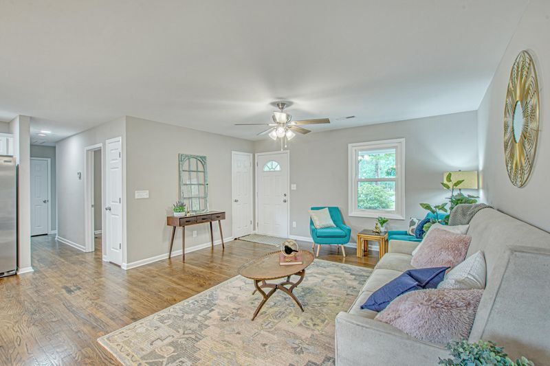 121 Oakdale Dr, Summerville, SC 29483