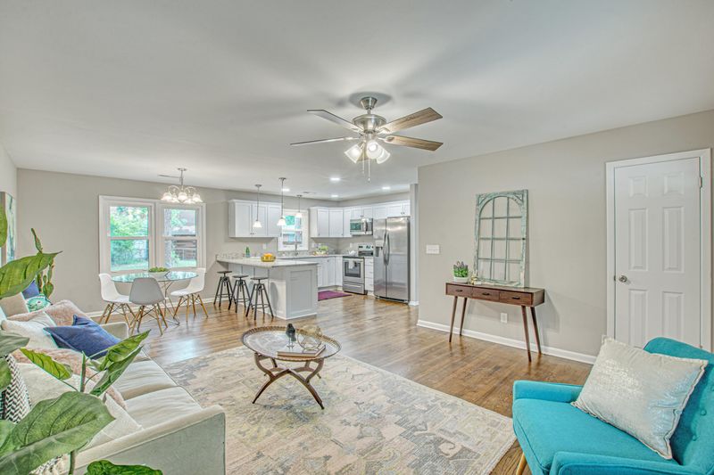 121 Oakdale Dr, Summerville, SC 29483