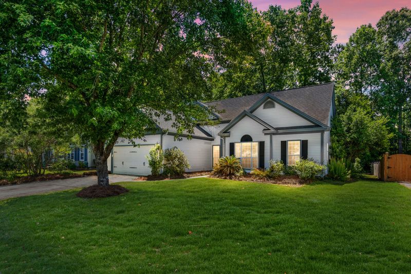 218 Smithfield Ave, Summerville, SC 29485