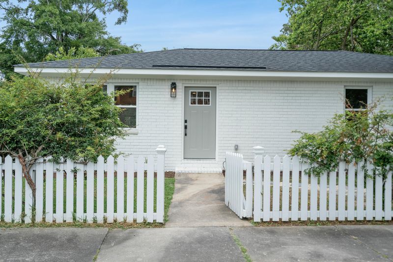 149 St Margaret St, Charleston, SC 29403