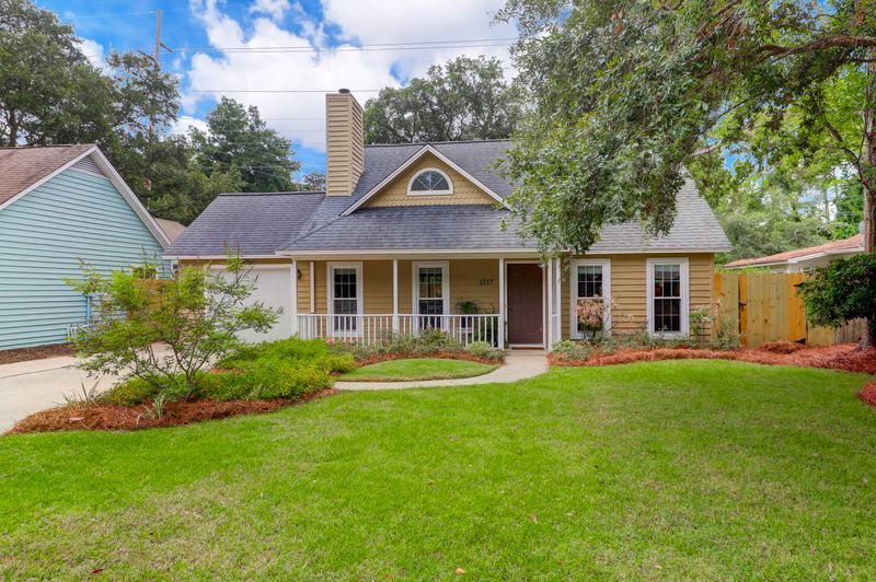 1217 Llewellyn Rd, Mount Pleasant, SC 29464