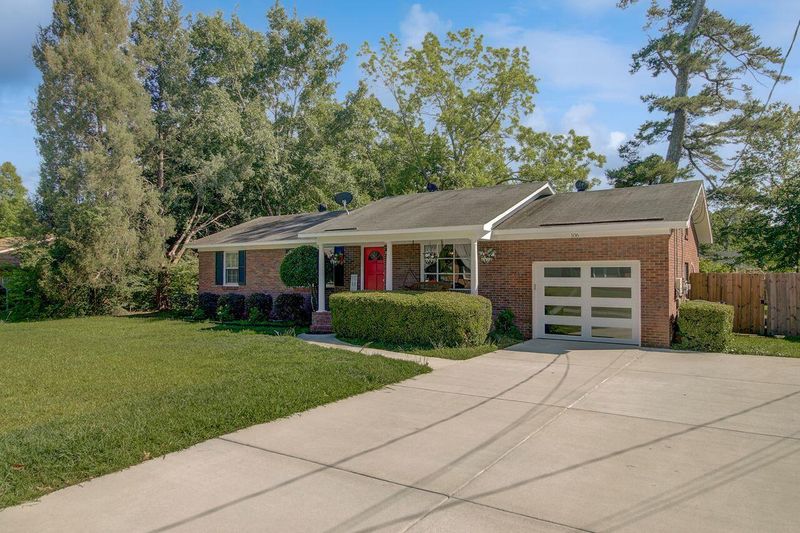 106 Washington Dr, Ladson, SC 29456