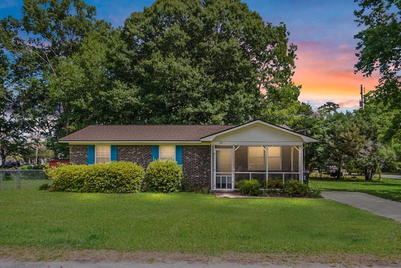 219 Azalea Ct, Moncks Corner, SC 29461