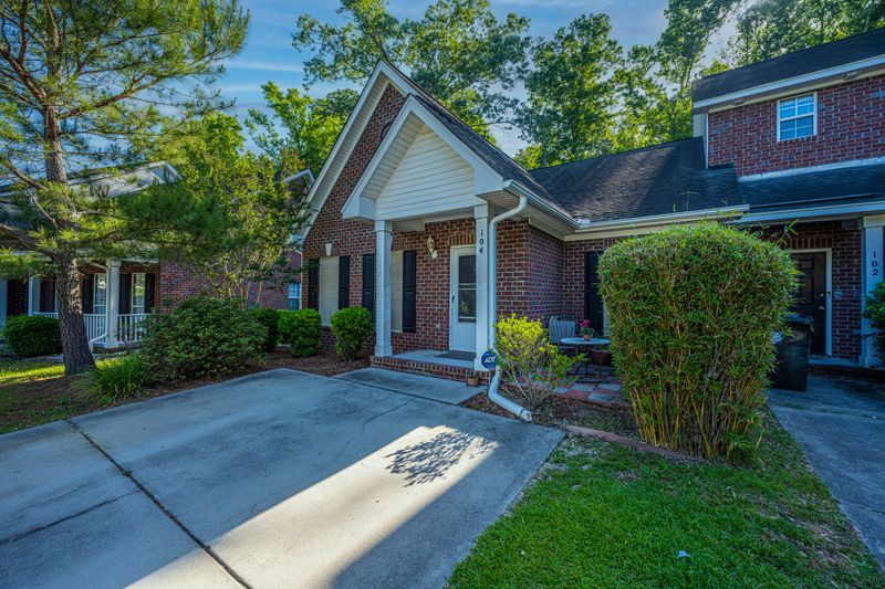 104 Walden Ridge Way, Summerville, SC 29485