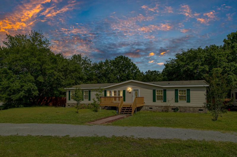 236 Elrod Dr, Goose Creek, SC 29445
