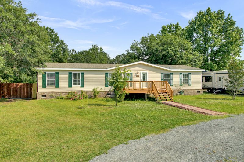 236 Elrod Dr, Goose Creek, SC 29445