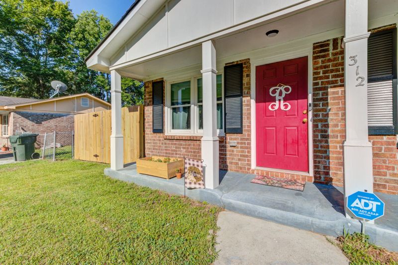 312 Water Oak Dr, Goose Creek, SC 29445