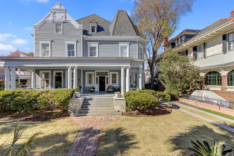52 South Battery #B, Charleston, SC 29401