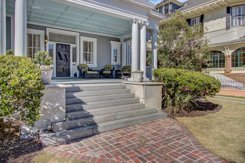 52 South Battery #B, Charleston, SC 29401