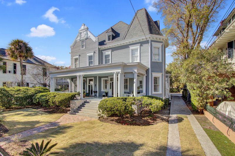 52 South Battery #B, Charleston, SC 29401