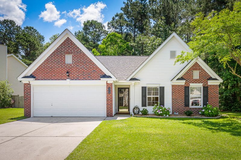 173 Hearthstone Cir, Goose Creek, SC 29445
