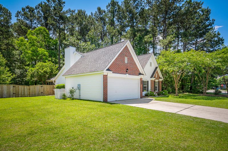 173 Hearthstone Cir, Goose Creek, SC 29445