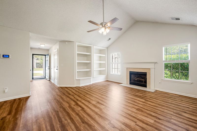 173 Hearthstone Cir, Goose Creek, SC 29445