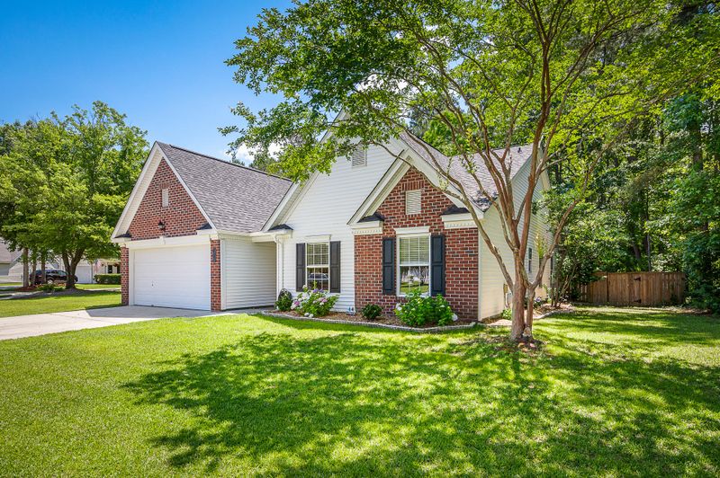 173 Hearthstone Cir, Goose Creek, SC 29445