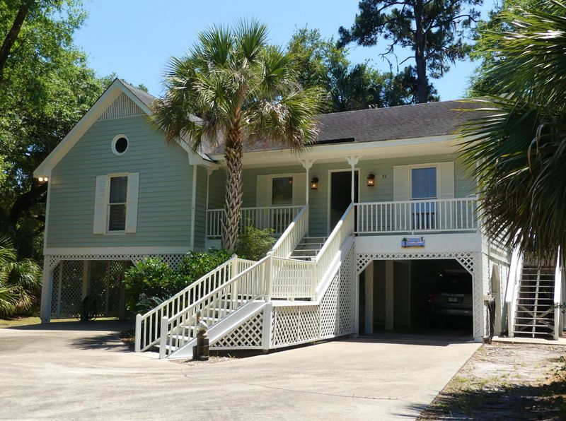 51 Windsor Ct, Edisto Island, SC 29438