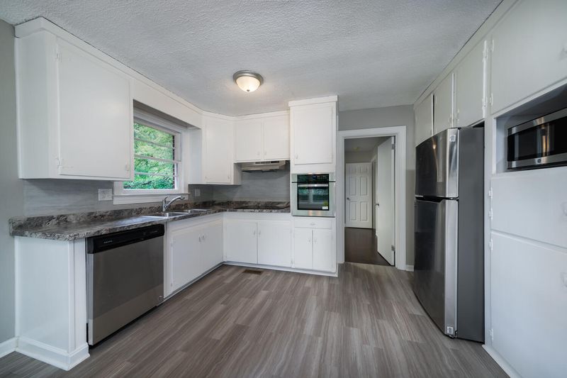 748 E Westchester Dr, Charleston, SC 29414
