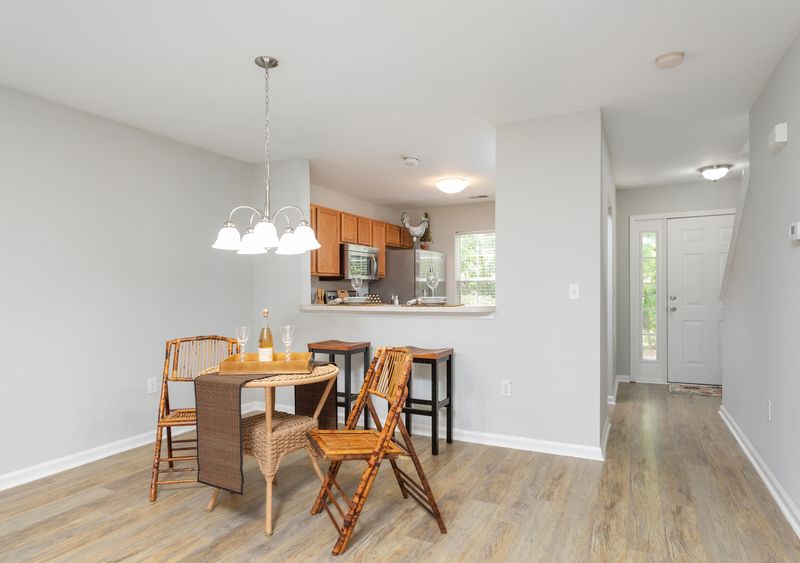 1017 Island View Ct, Charleston, SC 29492