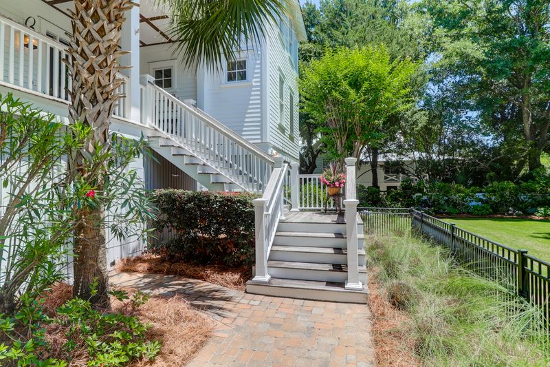 2257 Myrtle Ave, Sullivans Island, SC 29482