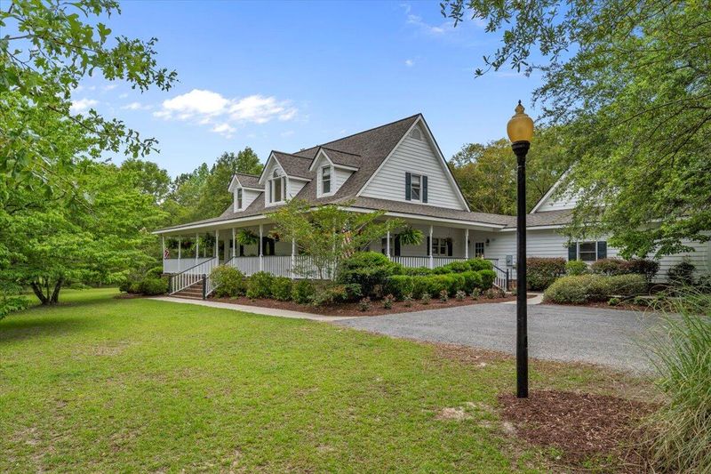 524 Leatherwood Ln, Cordesville, SC 29434