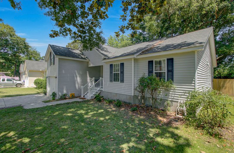 1174 Valley Forge Dr, Charleston, SC 29412