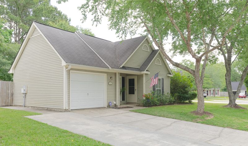 114 Shropshire St, Goose Creek, SC 29445