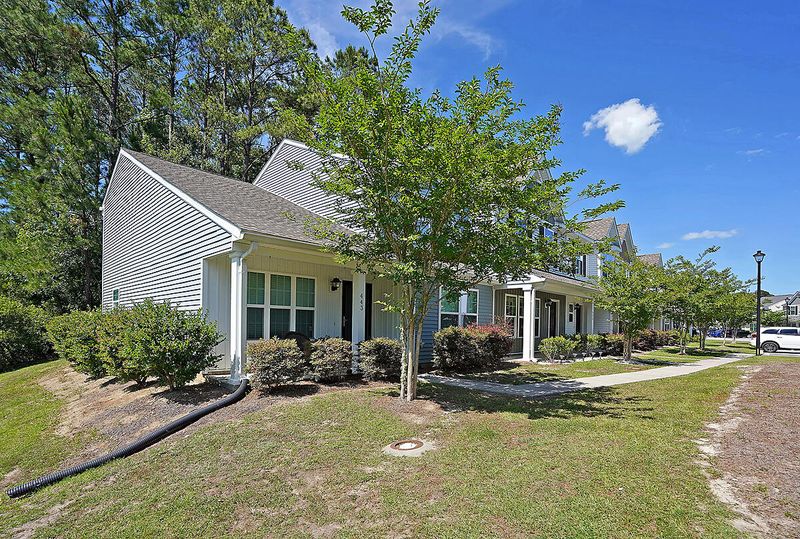 445 Truman Dr, Goose Creek, SC 29445