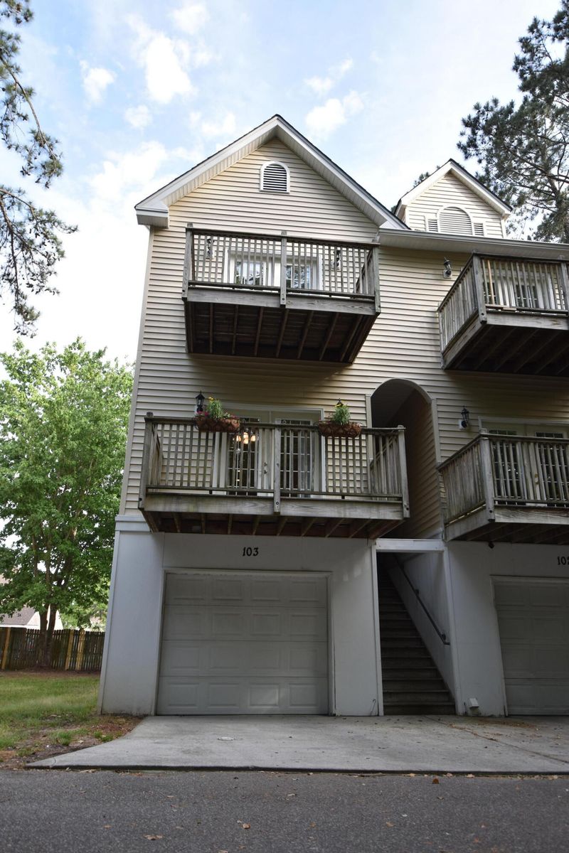 949 E Estate Blvd #103, Charleston, SC 29414