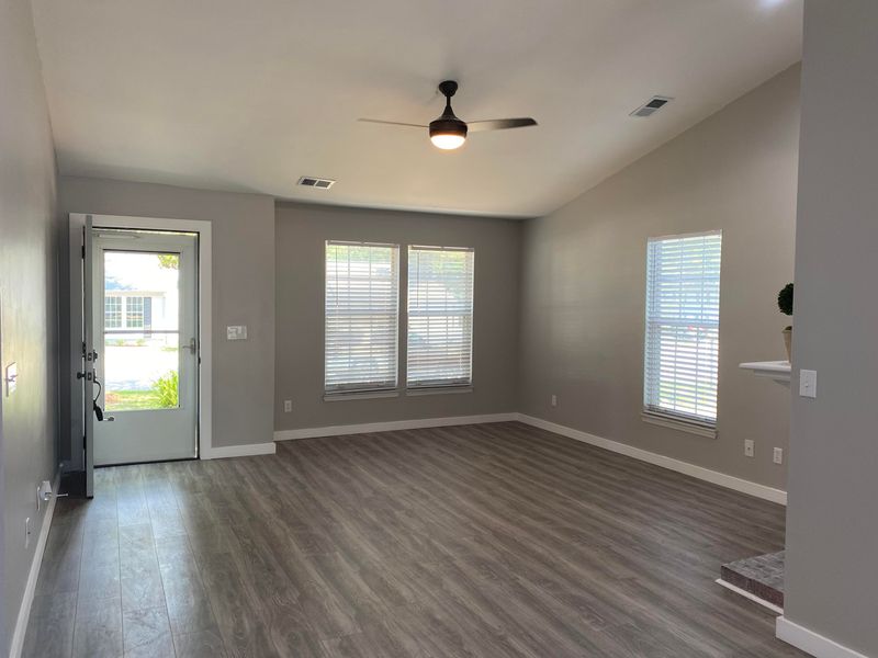 8323 Coventry Ct, North Charleston, SC 29420