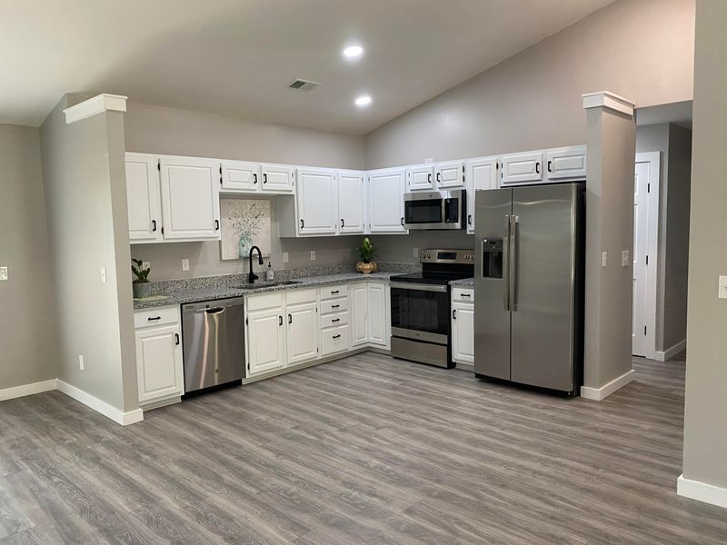 8323 Coventry Ct, North Charleston, SC 29420