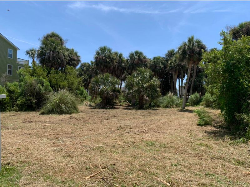 516 Pompano St, Edisto Island, SC 29438