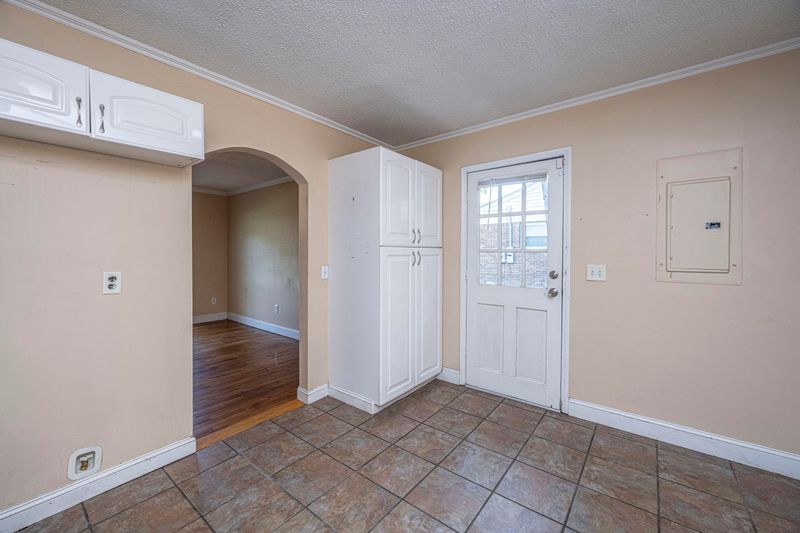 305 Laurel Ave, Goose Creek, SC 29445
