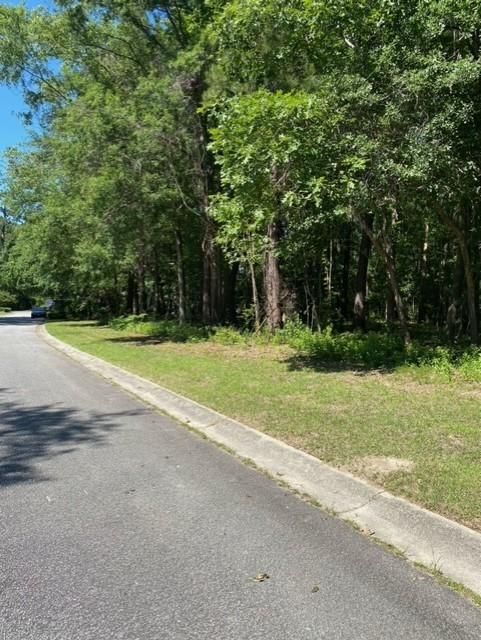 210 Glen Forest Ct, Summerville, SC 29485