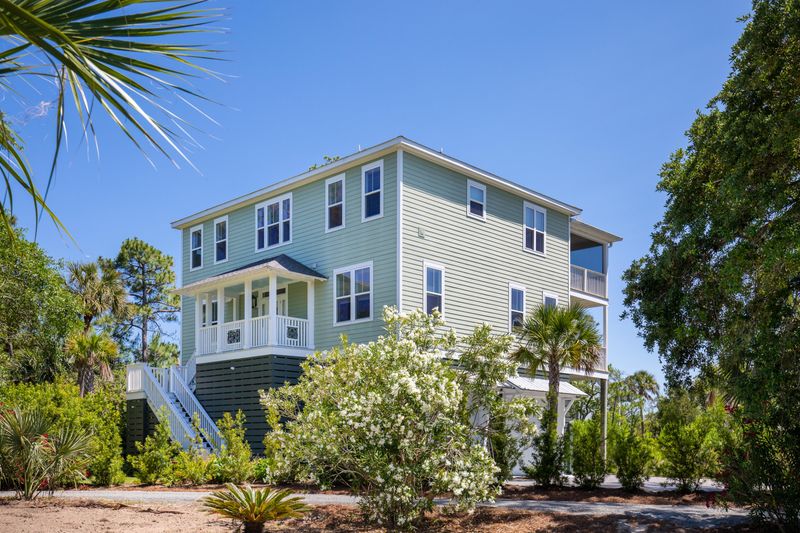 10 Red Sunset Ln, Folly Beach, SC 29439